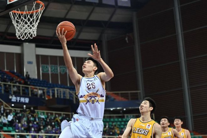 风云突变！AC米兰今晨防线松动；CBA常规赛版图或变；态度坚定；赛季目标并未改变的简单介绍