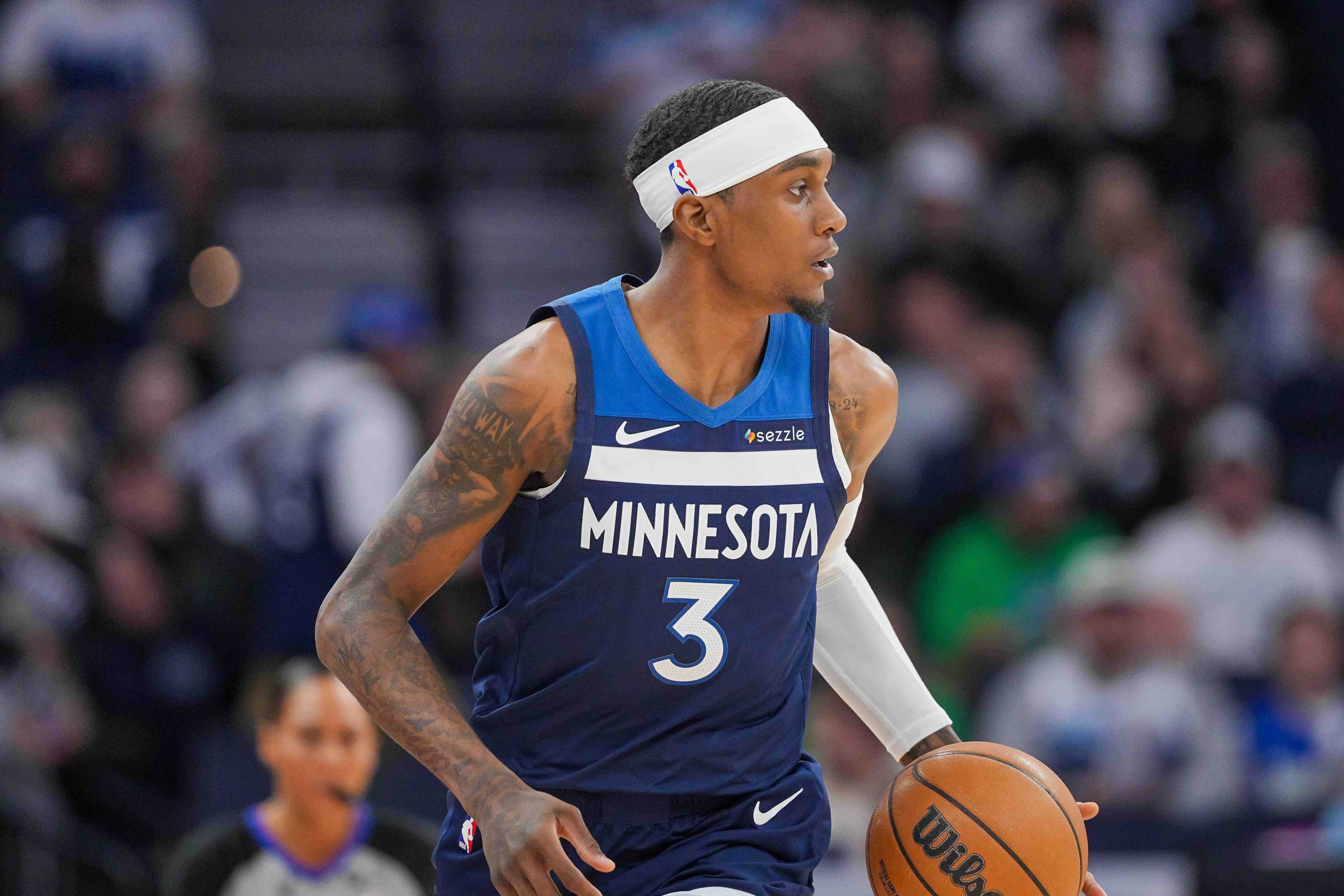 包含法甲赛后再迎强敌，明尼苏达森林狼篮板制胜，主帅态度：管理层满意，心理建设被强调的词条