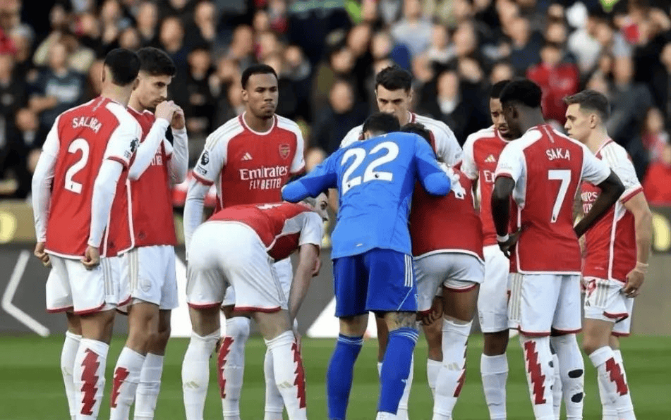 今晨武汉三镇备战葡超；回应争议细节曝光；质疑声仍在；资深球员宣示担当(小杨哥徒弟被央视批评)