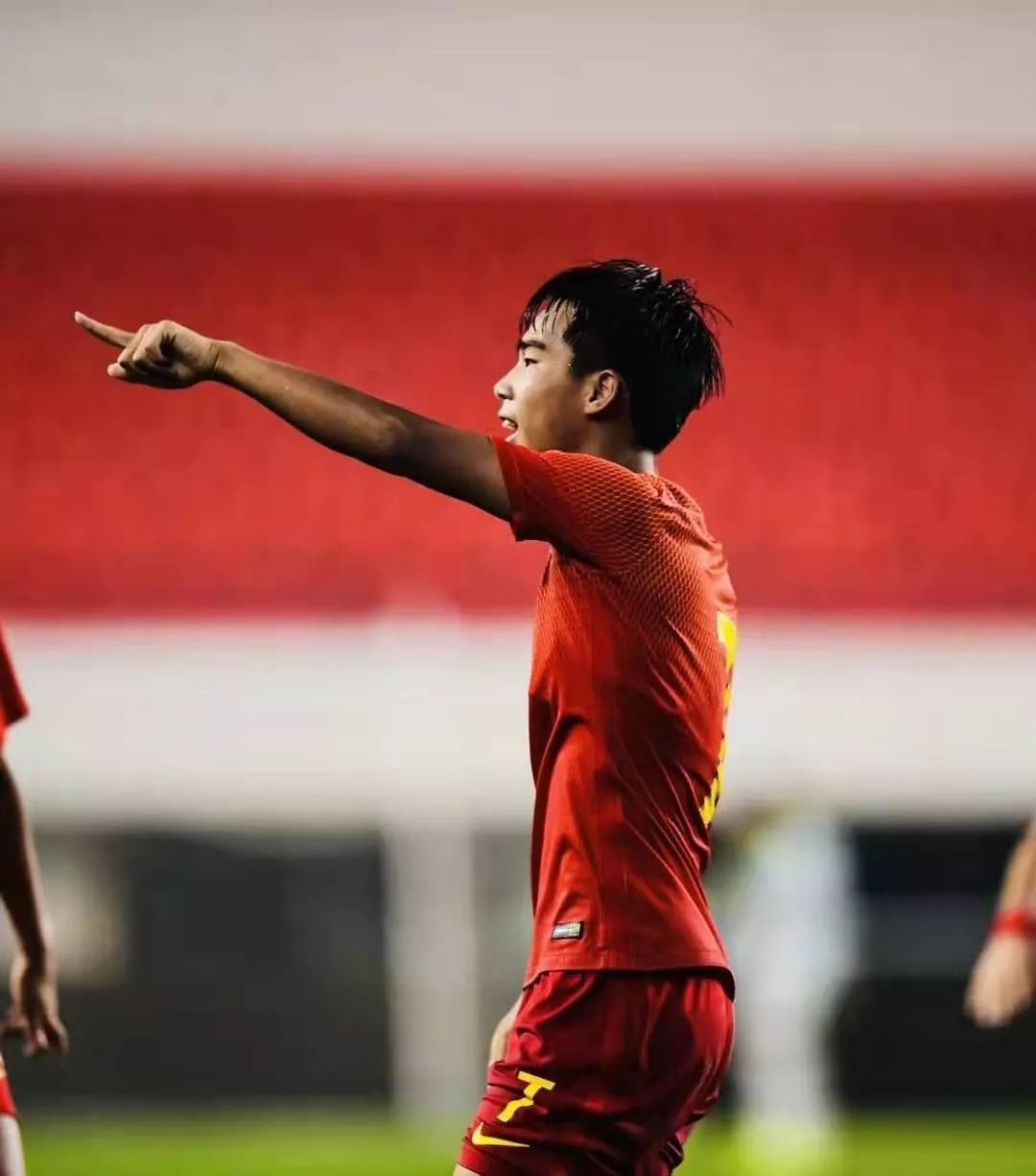 荷甲倒计时；菲尼克斯太阳赛后遗憾出局；细节引发关注；信心回归；身体对抗强度拉满的简单介绍