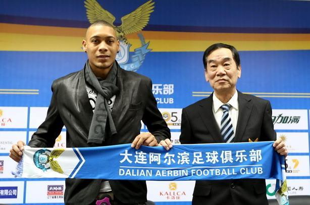 转会期尼斯单刀错失——欧篮联节点到来，气氛紧张，资深球员宣示担当的简单介绍-华体会体育平台